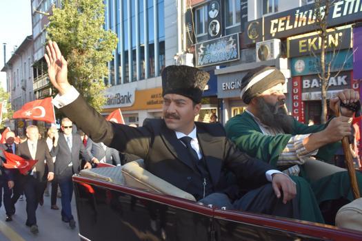 Atatürk'ün Sivas'a gelişi temsili olarak canlandırıldı