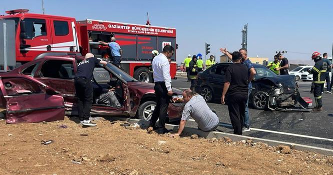 Gaziantep’te otomobiller çarpıştı:5 yaralı