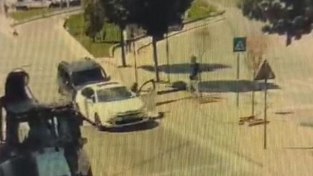 Zeytinburnu'nda yolun karşısına geçen yayayı darbeden sürücü yakalandı