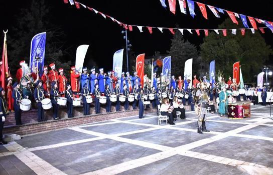 Yenişehir'de festival coşkusu: 88 Kişilik dev kadro sahnede