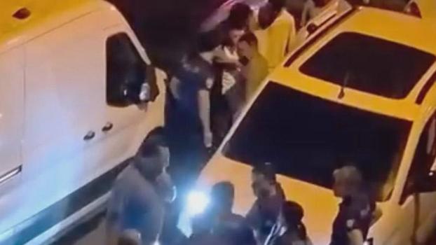 Bayrampaşa’da polisin 'dur' ihtarına uymayan şüpheliler kaçarken kaza yaptı: 1 gözaltı