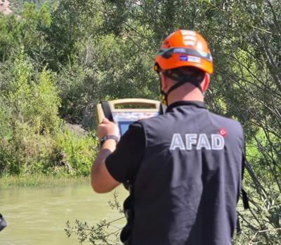 Kelkit Çayı'na düşen Esma Nur, yapay zeka destekli dronla aranıyor