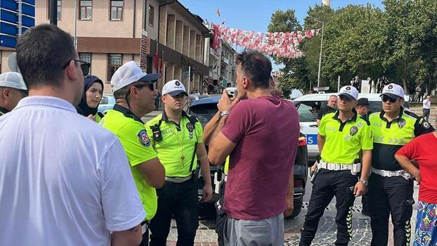 Kaza yapan sürücü alkolmetreyi üflemek yerine içine çekti