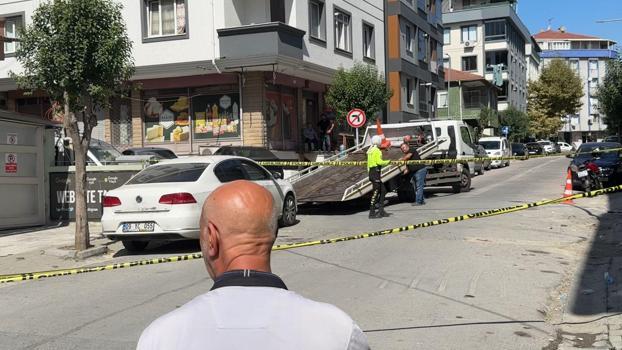 Avcılar'da tartıştığı motosikletli tarafından silahla vurulan otomobil sürücüsü ağır yaralandı