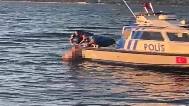 Emekli polis memuru denizde ölü bulundu