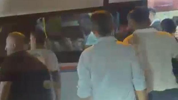 Dolmuşta bir kişinin darbedildiği anlar kameradaa