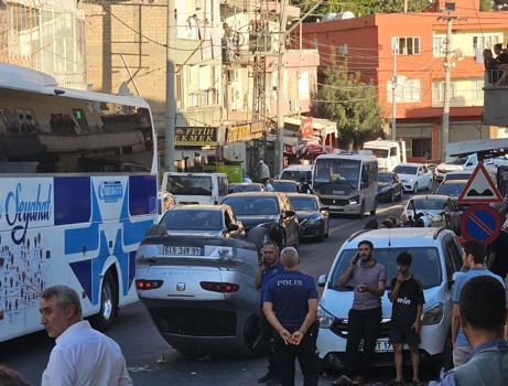 Mardin’de takla atan otomobilin sürücüsü yaralandı