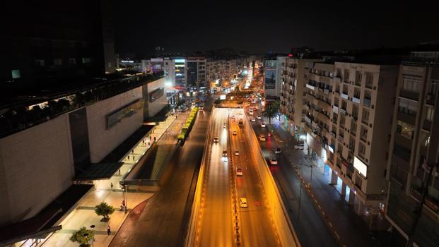 100. Yıl Caddesi'nde baştan sona yenileme çalışmaları sürüyor