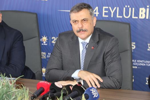 Bakan Çiftçi, Ertuğrul Gazi Türbesi’ni ziyaret etti (2)