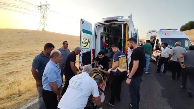 Adıyaman'da iki otomobil çarpıştı; 8 yaralı