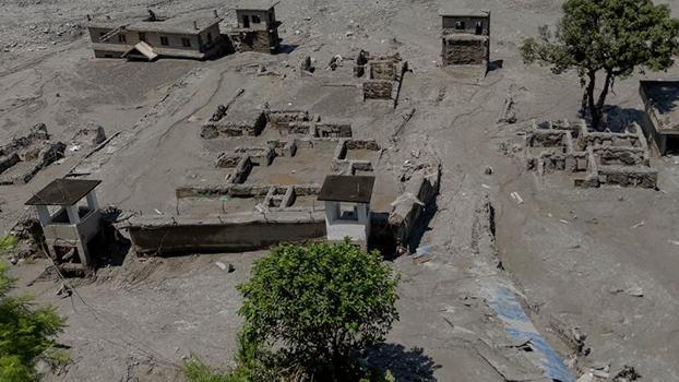 Nepal'deki selde can kaybı 1344'e yükseldi