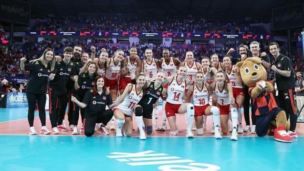 Kadınlar Avrupa Voleybol Şampiyonası yarı finalinde Sırbistan'ı 3-0 mağlup ederek finale yükseldi