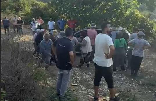 Devrilen traktörün altında kalarak yaşamını yitirdi