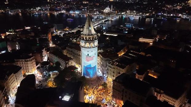 Dezenformasyonla mücadele mesajları Galata Kulesi’ne yansıtıldı