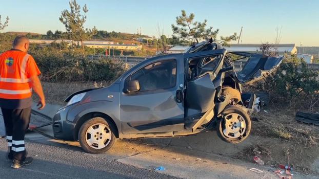 Kuzey Marmara Otoyolu'nda TIR hafif ticari araca çarptı: 1'i çocuk, 5 yaralı