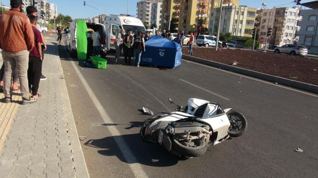 Otomobille çarpışan motosikletin sürücüsü öldü