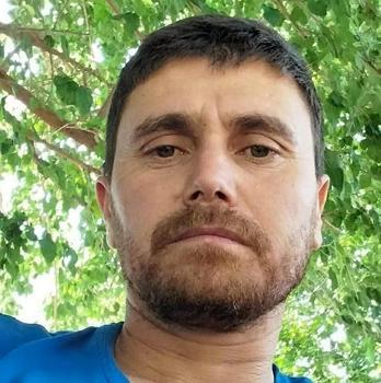 Otomobil refüje çarptı: 2 ölü