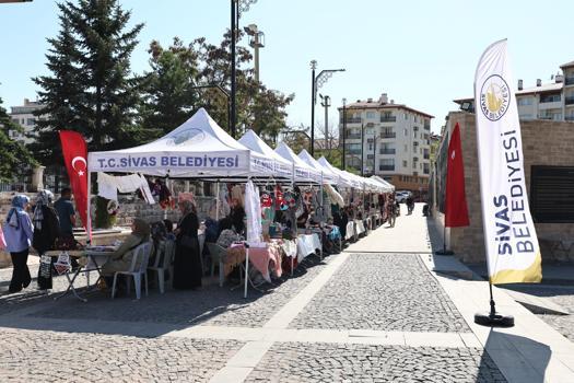Sivas'ta Üretici Kadınlar Pazarı açıldı