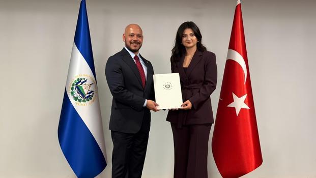 El Salvador, 23 yaşındaki Deveci’yi fahri konsolos olarak atadı