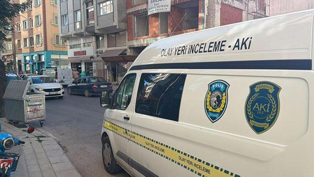 Evde kardeşleri tarafından ölü bulundu