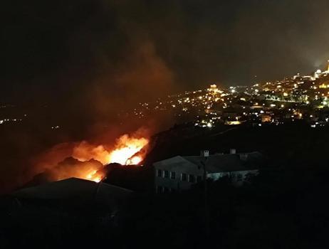 Mardin’de örtü yangını; müdahale sürüyor