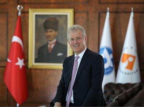 '9 Eylül milletimizin bağımsızlık mücadelesinin zaferle taçlandığı tarihi bir dönüm noktasıdır'