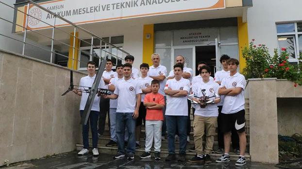 Samsun’da öğrenciler, liseler seviyesinde tek olan insansız hava aracı tasarladı