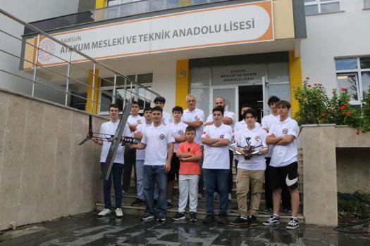 Samsun’da öğrenciler, liseler seviyesinde tek olan insansız hava aracı tasarladı