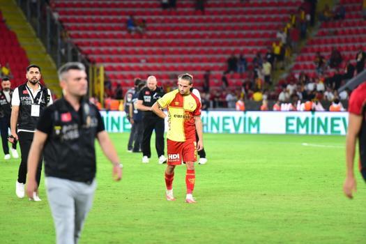 Adnan Süvari Sezonu, Göztepe'ye kahır oldu