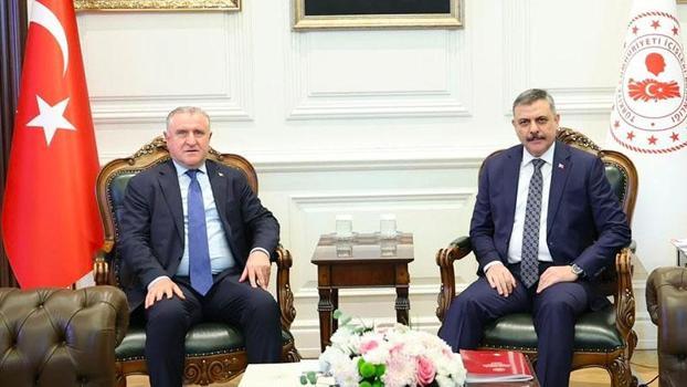 Bakanlar Çiftçi ve Bak, üniversite ve öğrenci yurtlarında alınacak güvenlik tedbirlerini değerlendirdi