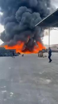 Adana’da sebze halinde yangın