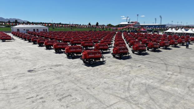Erzurum'da 150 kırsal mahalleye olası yangınlara karşı su tankeri dağıtıldı