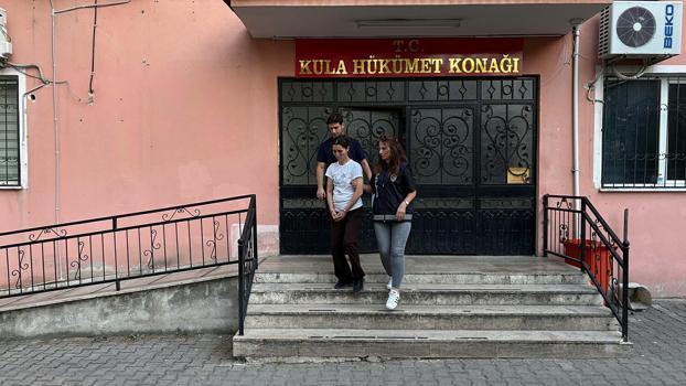 Manisa'da polisin durdurduğu araçta 65 bin içimlik bonzai ele geçirildi; 1'i tutuklama