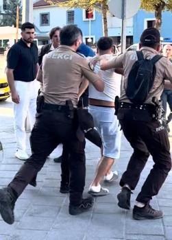 İnşaatta başlayan kavga polis merkezi önünde devam etti