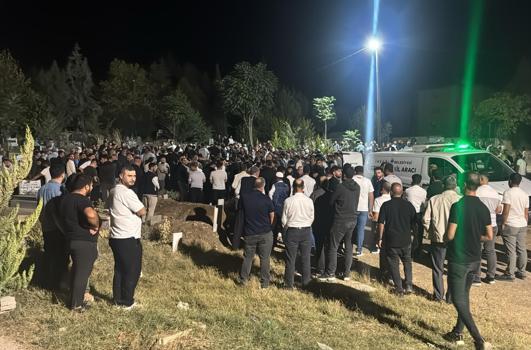Hafif ticari aracın çarptığı bisikletli Ayşegül hayatını kaybetti (2)