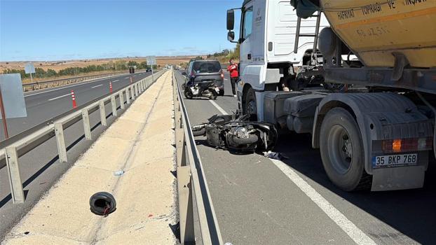 Hafriyat kamyonuyla çarpışan motosikletin sürücüsü yaralandı