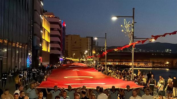 İzmir'de 9 Eylül kutlamaları 'Zafer Yürüyüşü' ile başladı (4)