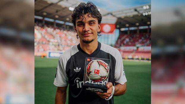 Can Uzun attığı 2 golle Eintracht Frankfurt’a galibiyeti getirdi