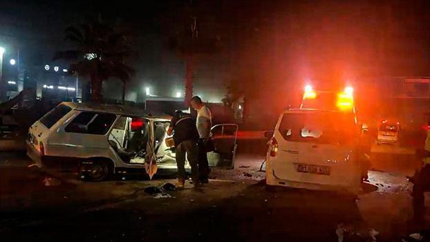 Otomobil, hafif ticari araçla çarpıştı; 1 ölü, 7 yaralı
