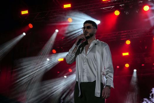 Semicenk ve 'İki Kişilik Oyun' ile fuarda sanat dolu gece