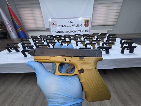 Eyüpsultan’da taksinin bagajından 108 tabanca çıktı; 2 şüpheli tutuklandı