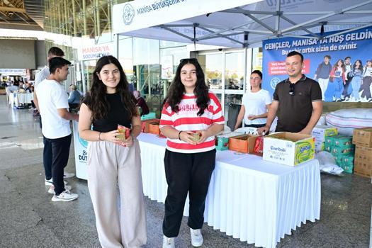 Manisa'da öğrencilere 'Hoş geldin' karşılaması