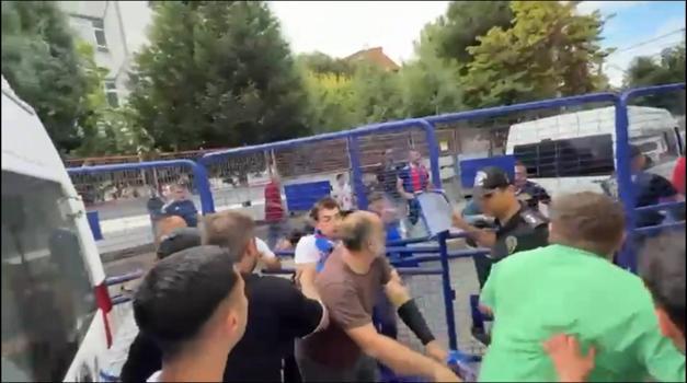 Zonguldak Kömürspor - Karabük İdman Yurdu maçında taraftarlar arasında arbede