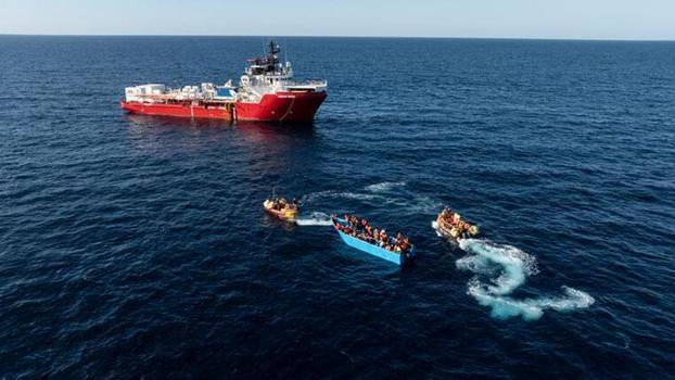 Yunanistan'da göçmenleri taşıyan tekne battı: 1 ölü, 25 kayıp