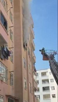 Mardin’de, apartman dairesinde çıkan yangın söndürüldü