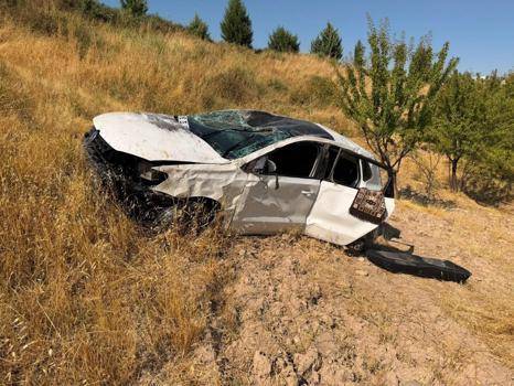 Adıyaman'da devrilen otomobilin sürücüsü yaralandı