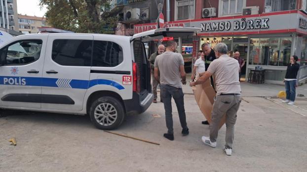 Ekip aracına giren yavru kediyi itfaiye kurtardı