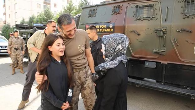 Emniyet Müdürü, şehit çocuğunu okuldan özel harekat aracıyla alıp evine bıraktı