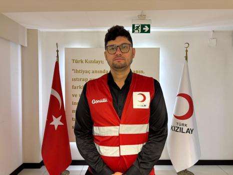 Pakistan'daki afette yardım aldığı Türk Kızılay'ın 17 yıl sonra gönüllüsü oldu