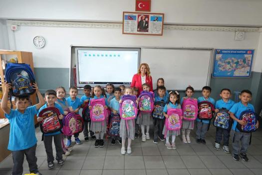 Ergene Belediye Başkanı Topak'tan öğrencilere eğitim desteği